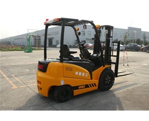 1.5噸電動(dòng)叉車